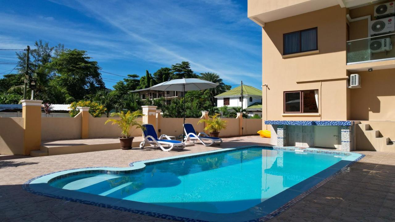 Stone Self Catering Apartment Grand Anse  Bagian luar foto