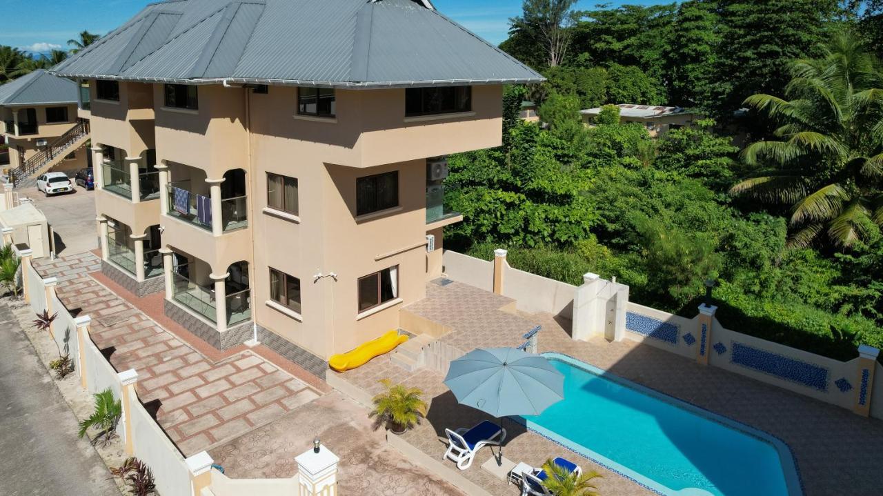 Stone Self Catering Apartment Grand Anse  Bagian luar foto