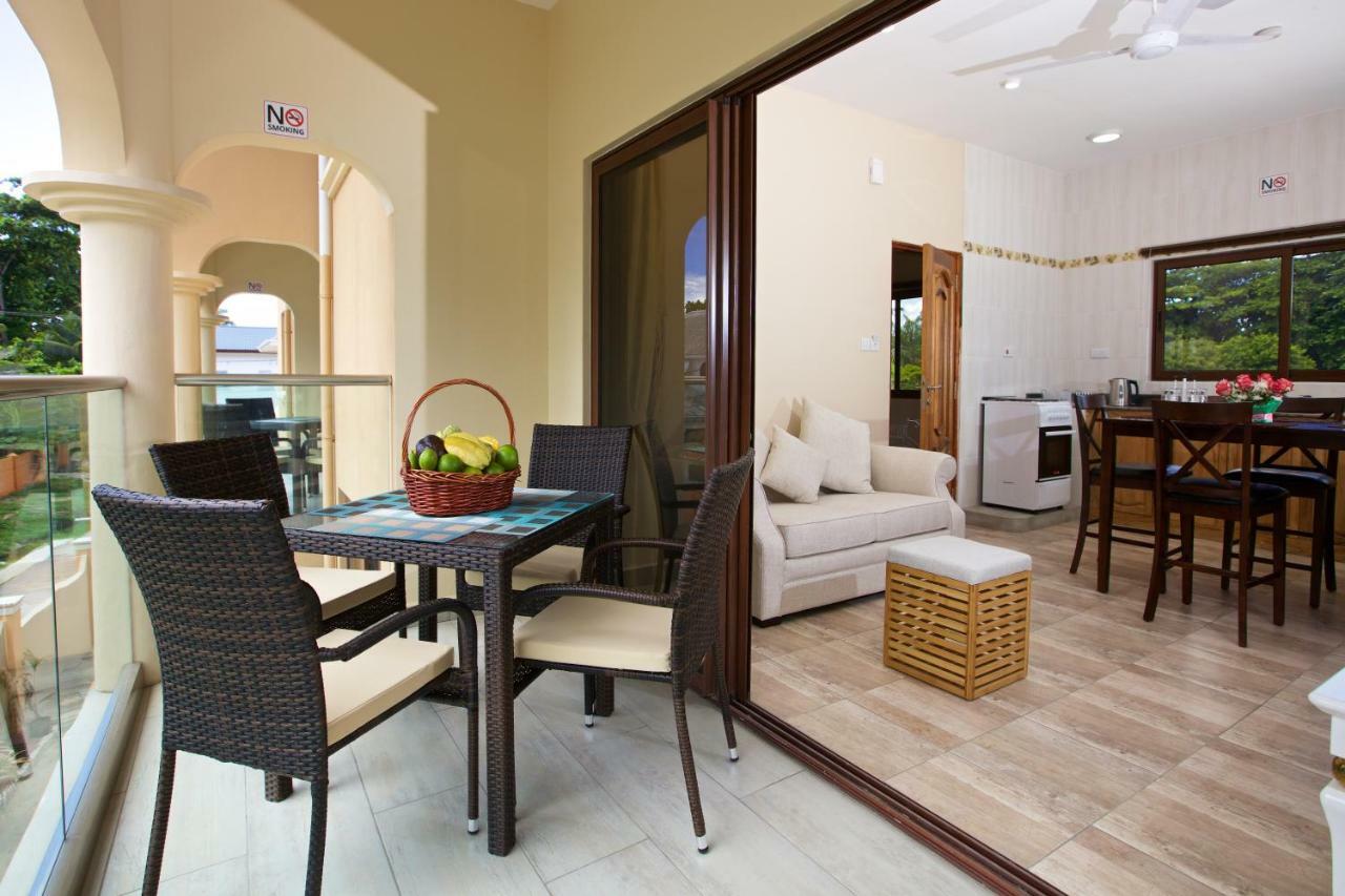Stone Self Catering Apartment Grand Anse  Bagian luar foto