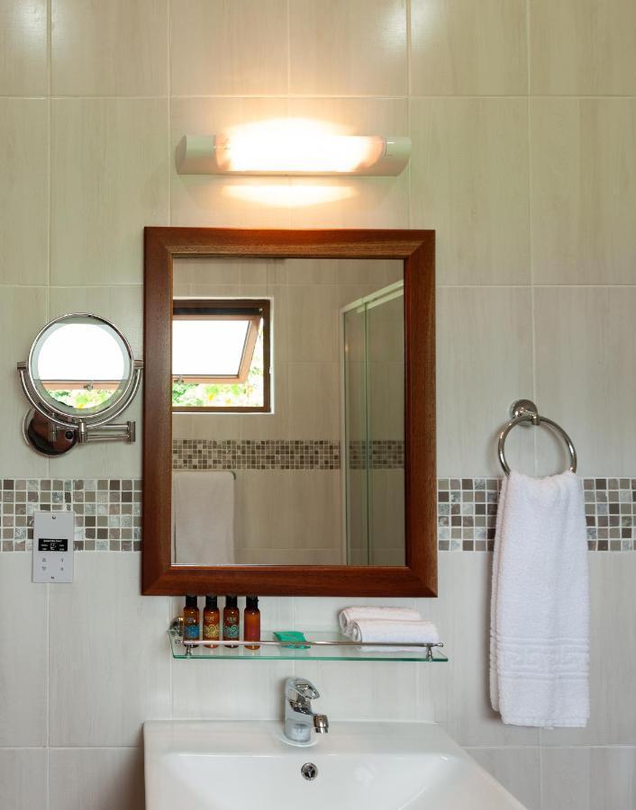 Stone Self Catering Apartment Grand Anse  Bagian luar foto